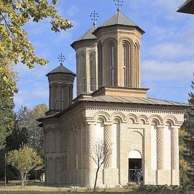 Monastere Snagov Roumanie ou se trouve la tombe de Dracula